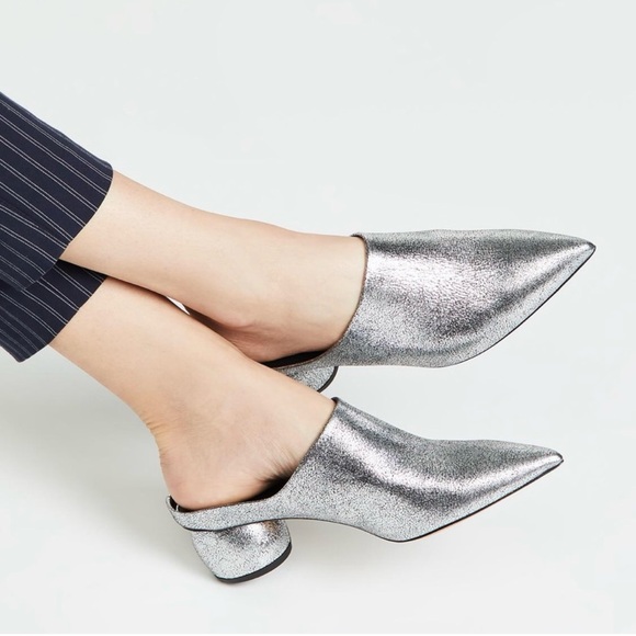 Vince Women's Metallic Silver Pointed-Toe Shoes - Picture 7 of 7